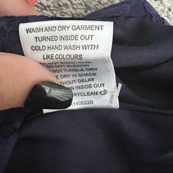 Sz XS Keepsake Run the World Navy Blue Long Sleeve Lace Dress - Picture 13 of 14